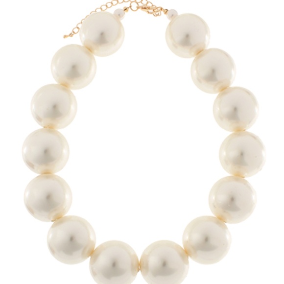 Large Pearl Necklaces - Picture 1 of 1